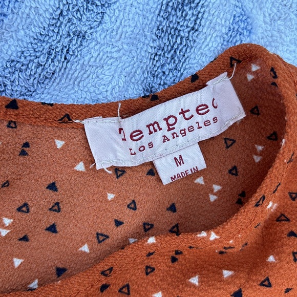 Tempted Los Angeles Triangle Design Rust Orange Blouse Solid Back Keyhole M - Picture 11 of 16